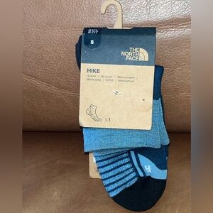The North Face Men's Athletic Socks - Black & Blue Sz S 6-7.5 NEW NWT